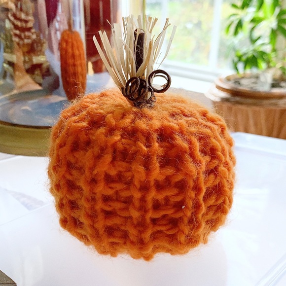 3 hand crocheted mini pumpkins - Picture 2 of 6